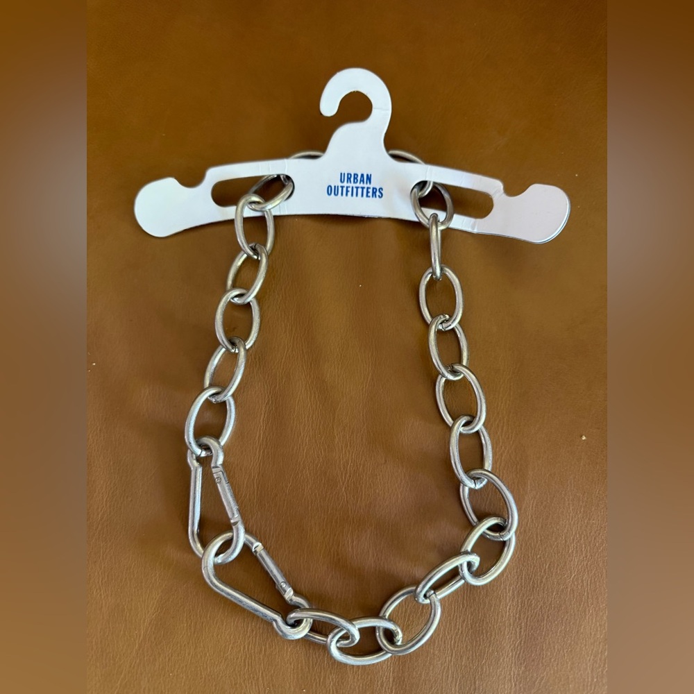 Urban Outfitters Silver Necklace with Chunky Chain Design